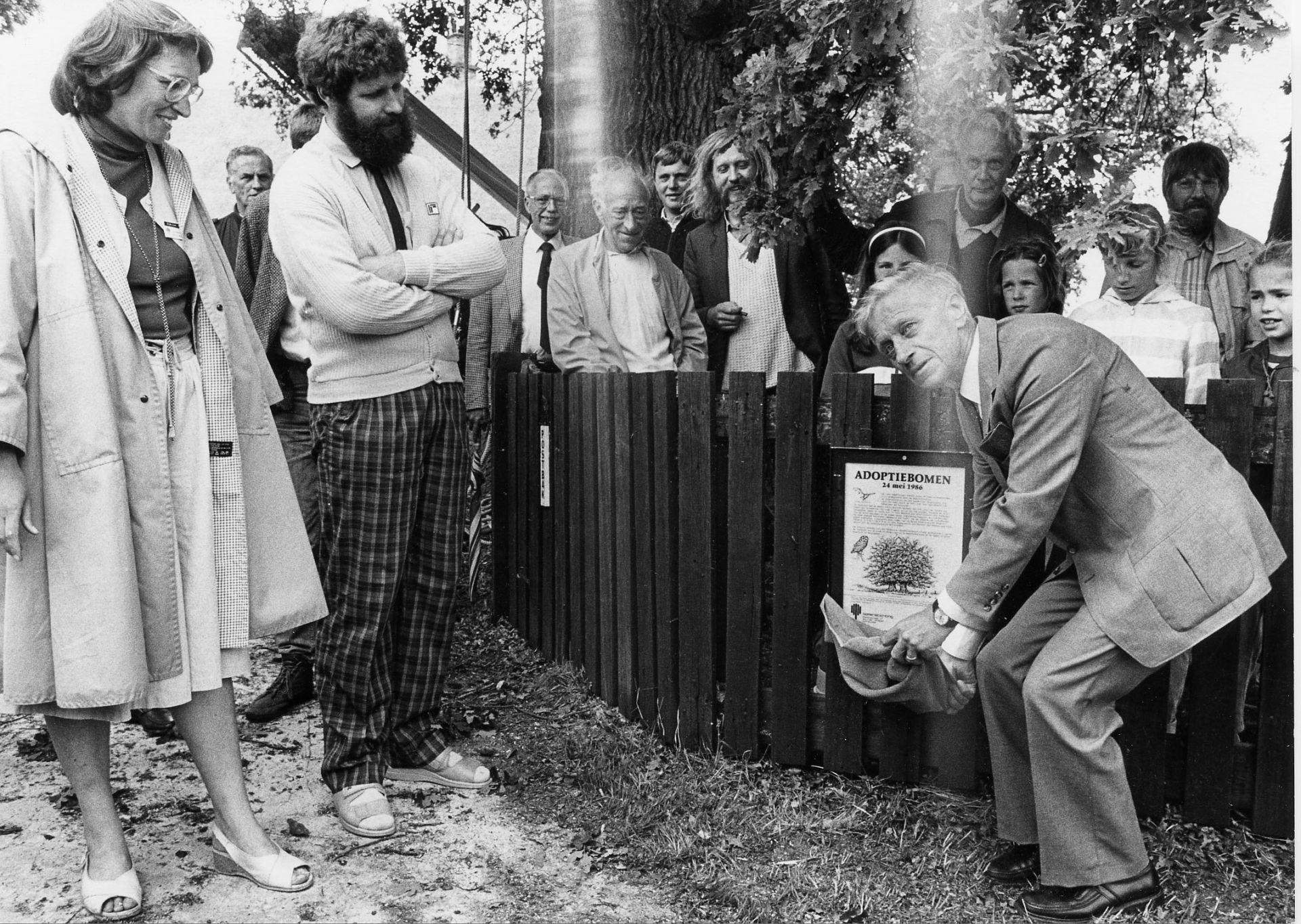 De geschiedenis van Delden in Beeld - Adoptie Kozakkeneik Delden in 1986