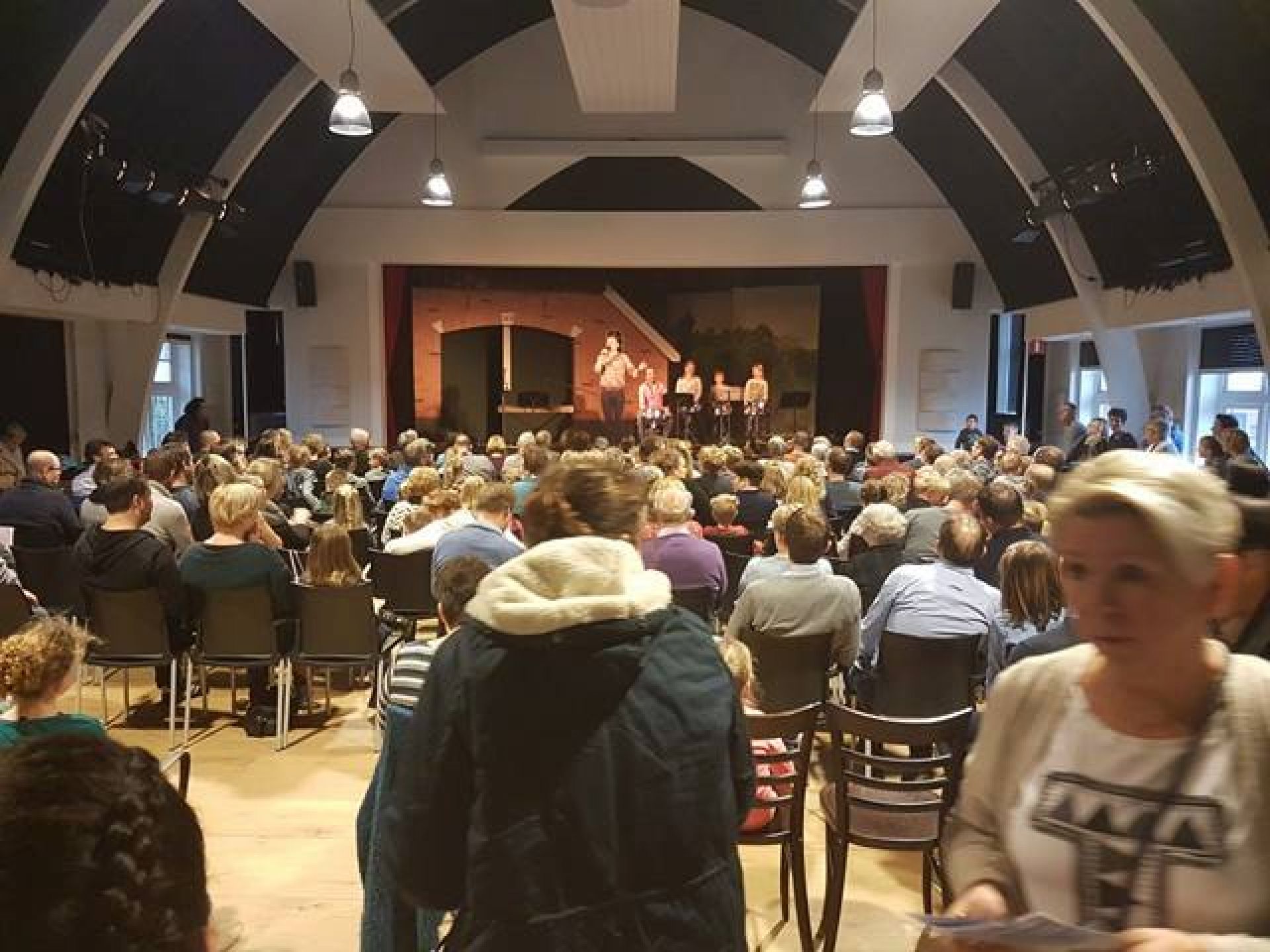Video: Volle zaal voor eerste optreden leerlingen muziekschool