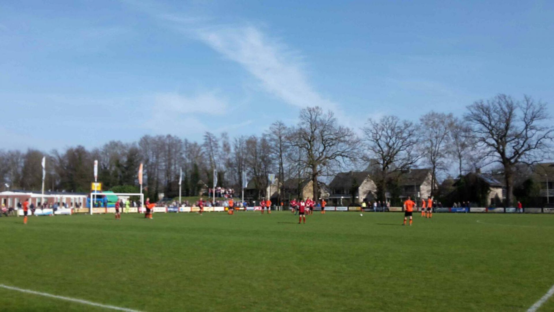 ​Update: Rood Zwart in tweede helft ruim voorbij Hoeve Vooruit​