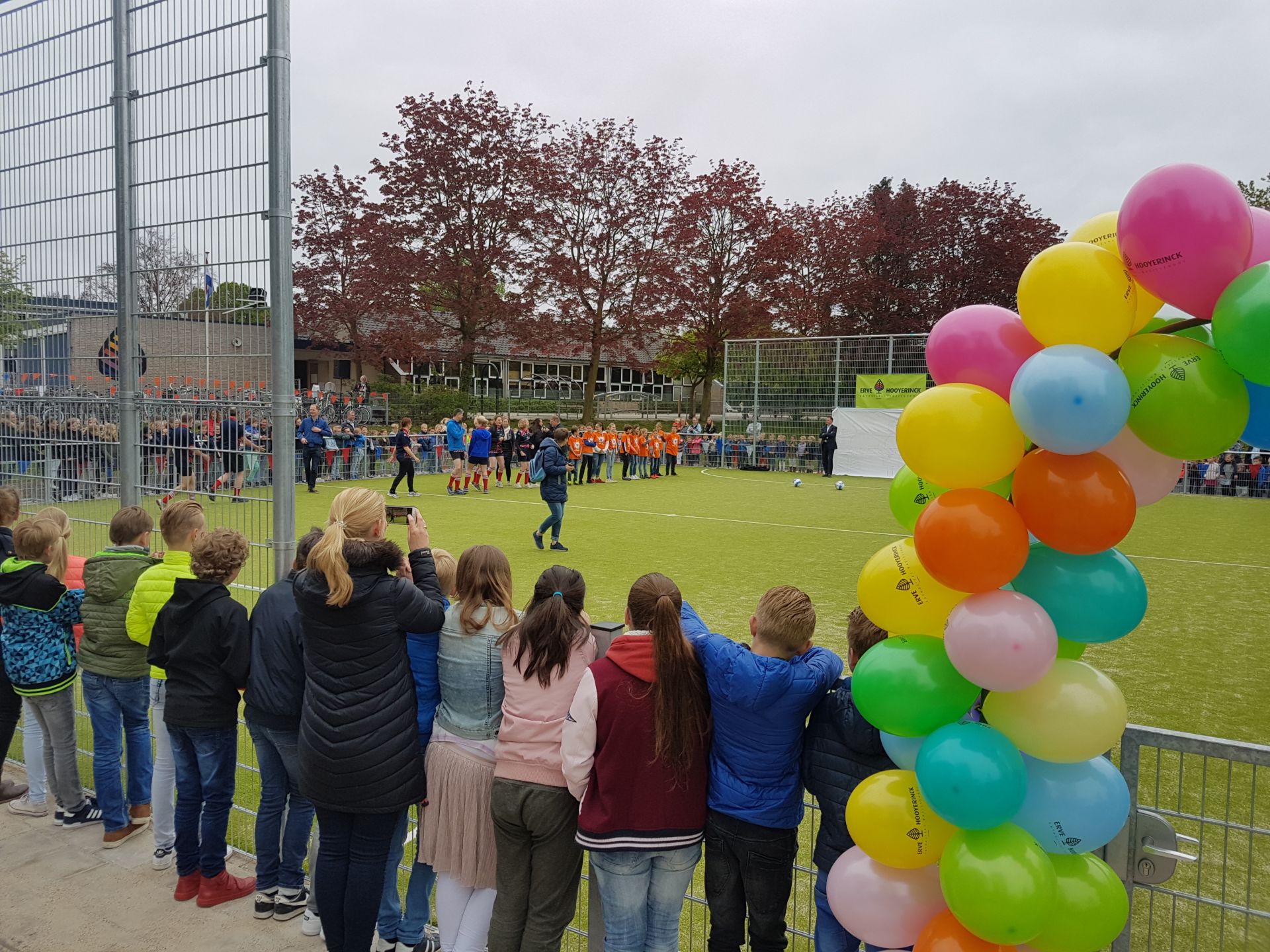 Video: Kunstgrasveld Erve Hooijerinck in gebruik genomen