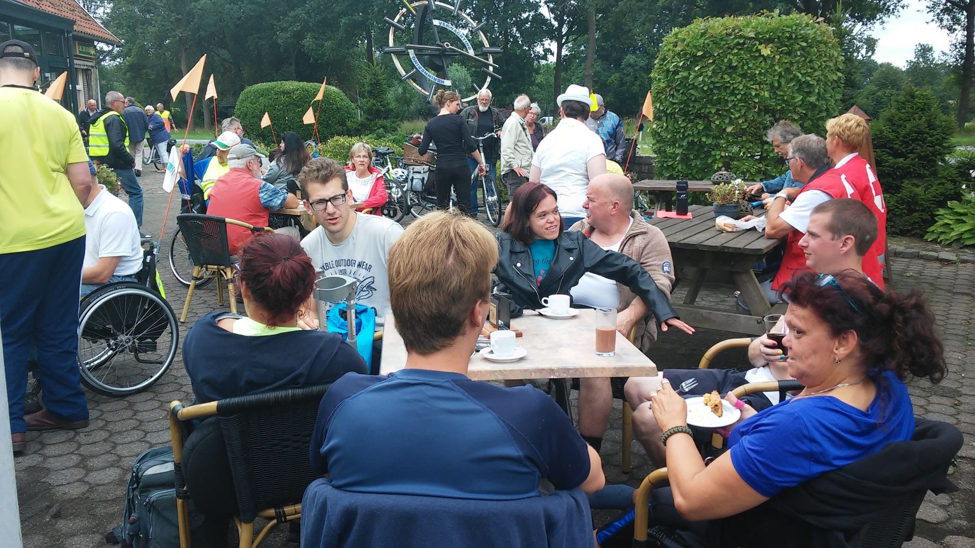  Alle 153 deelnemers bereiken eindstreep bij eerste etappe Rolstoelvierdaagse
