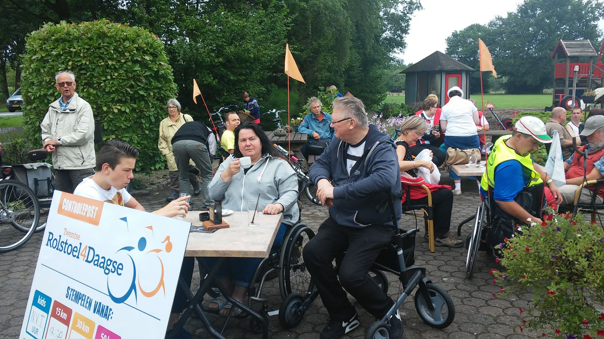  Alle 153 deelnemers bereiken eindstreep bij eerste etappe Rolstoelvierdaagse