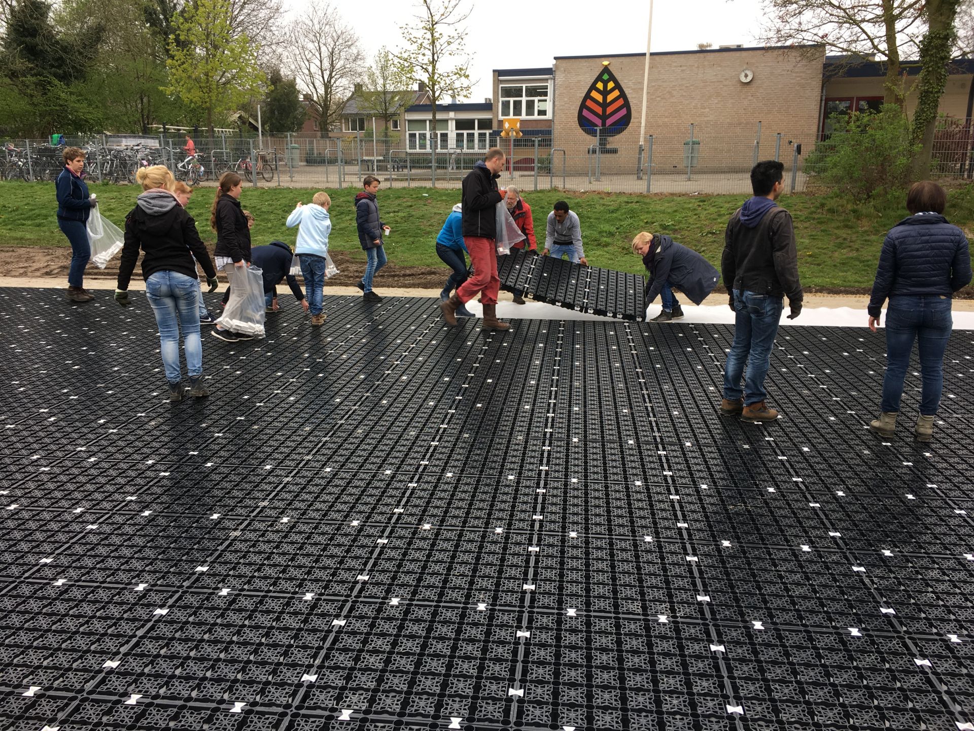 Video: Kunstgrasveld Erve Hooijerinck in gebruik genomen