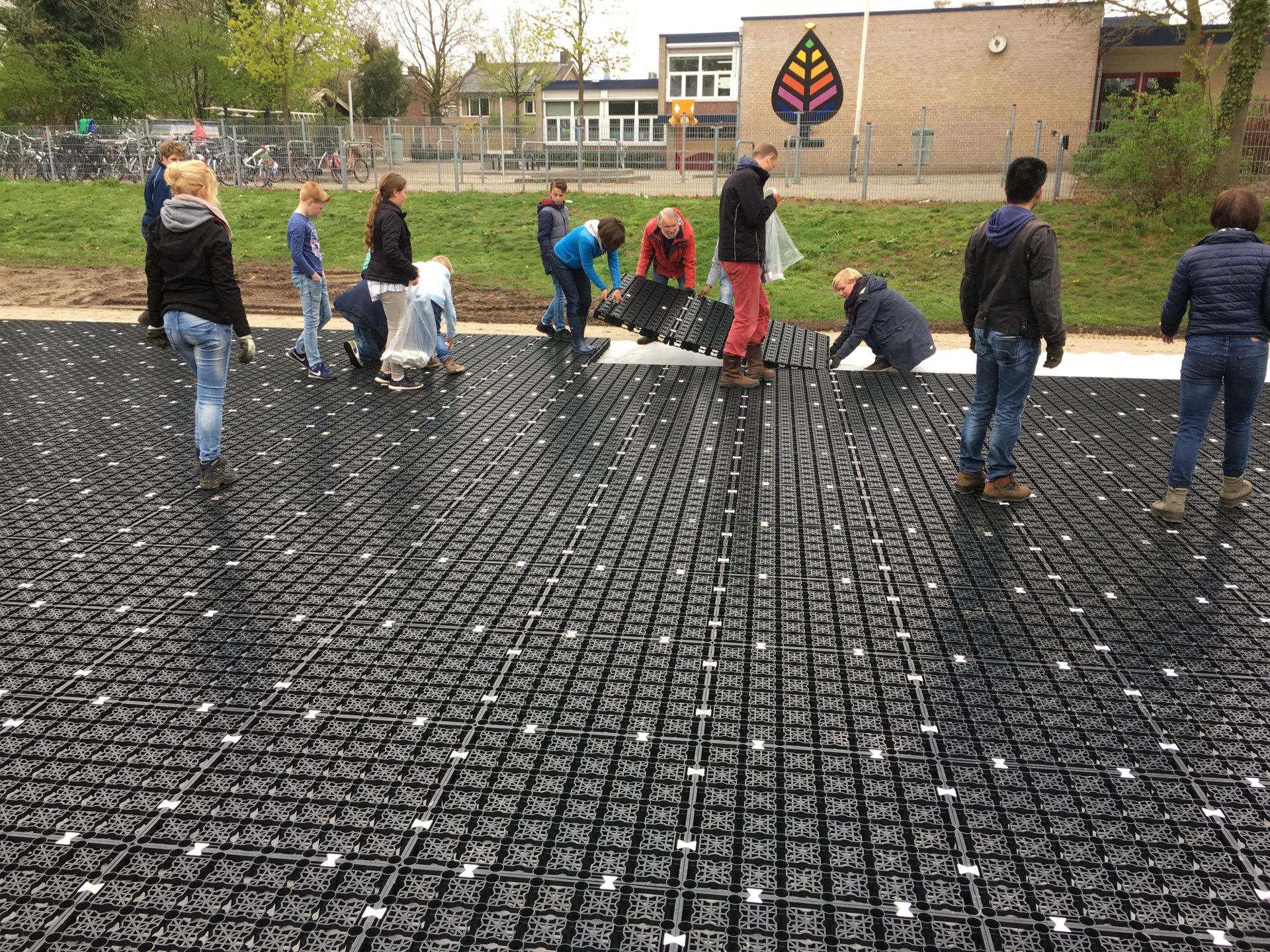 Video: Kunstgrasveld Erve Hooijerinck in gebruik genomen