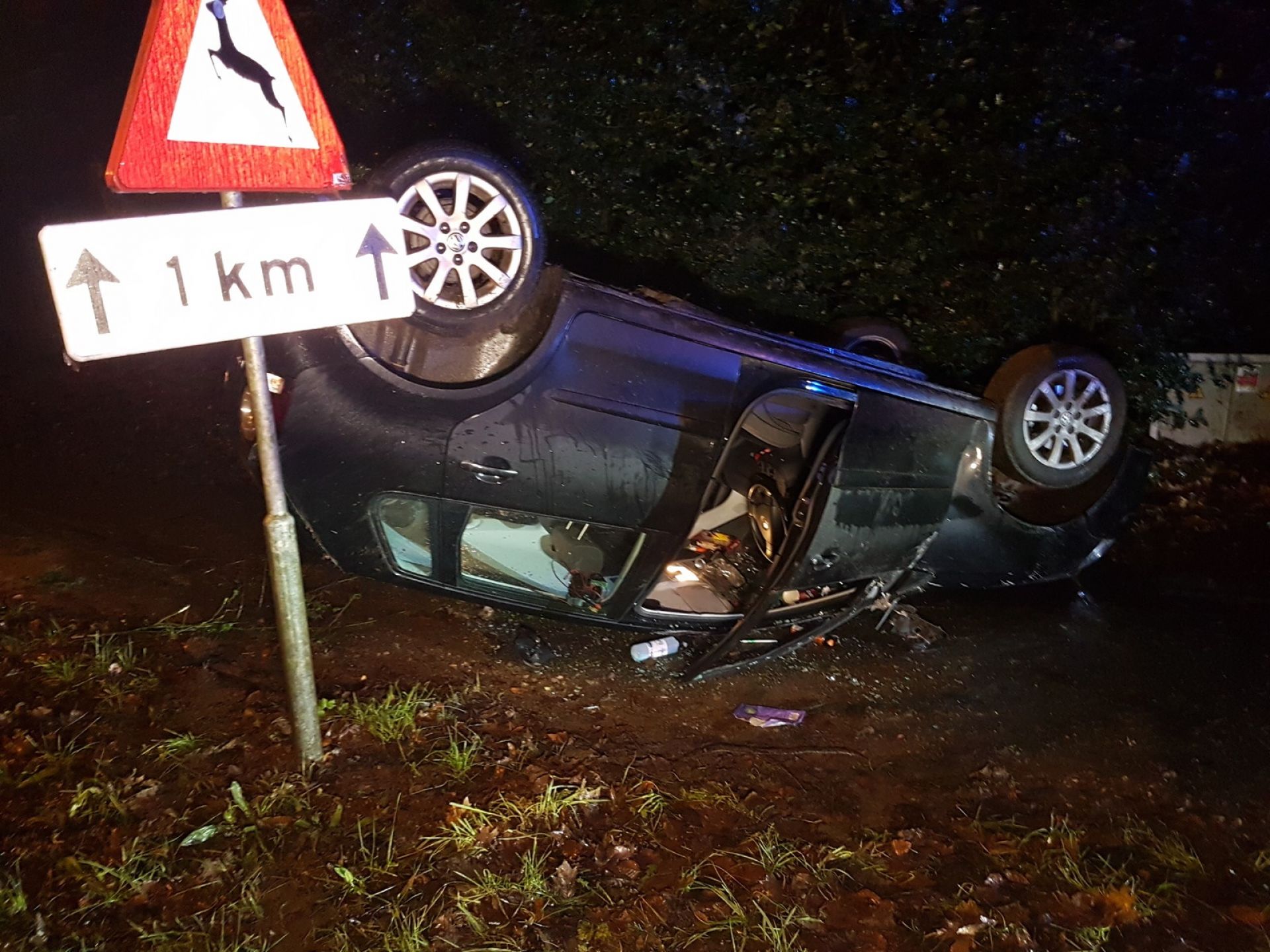Jong stel met de schrik vrij bij auto-ongeluk net buiten Delden