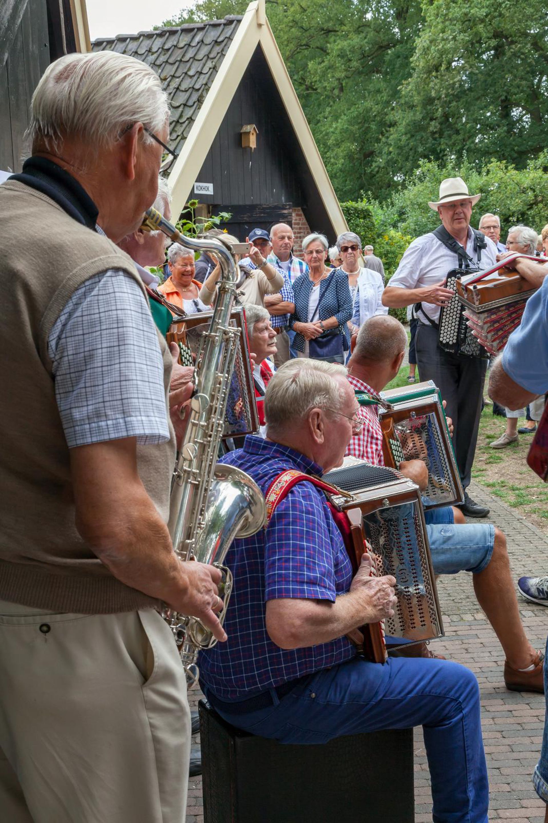 1200 bezoekers bij geslaagd Folklore Festival Wendezoele