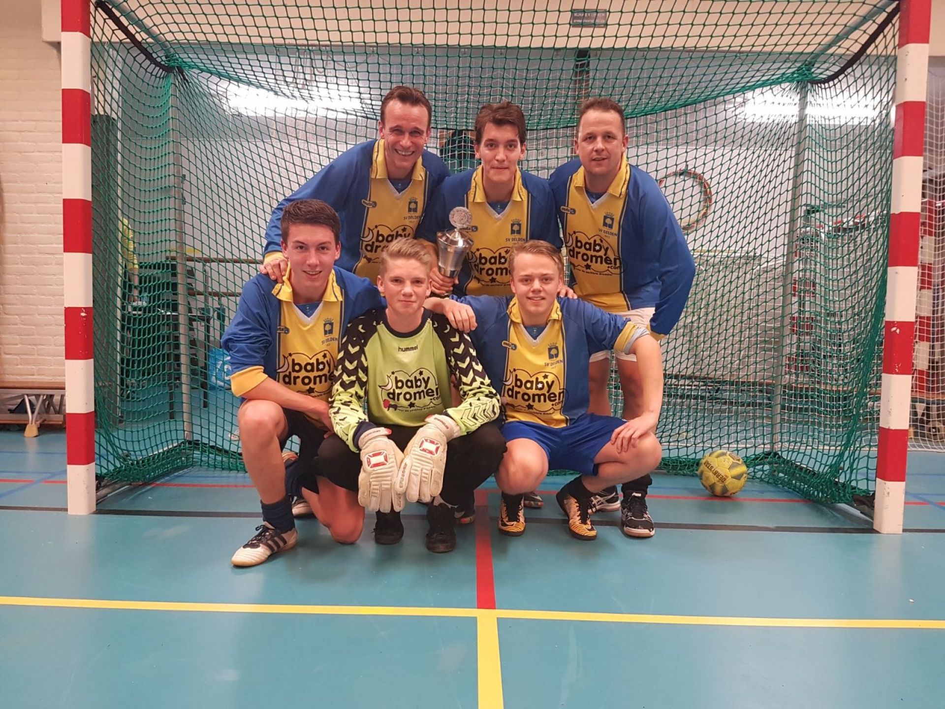 Zaalvoetbaltoernooi SV Delden sportieve start van 2018