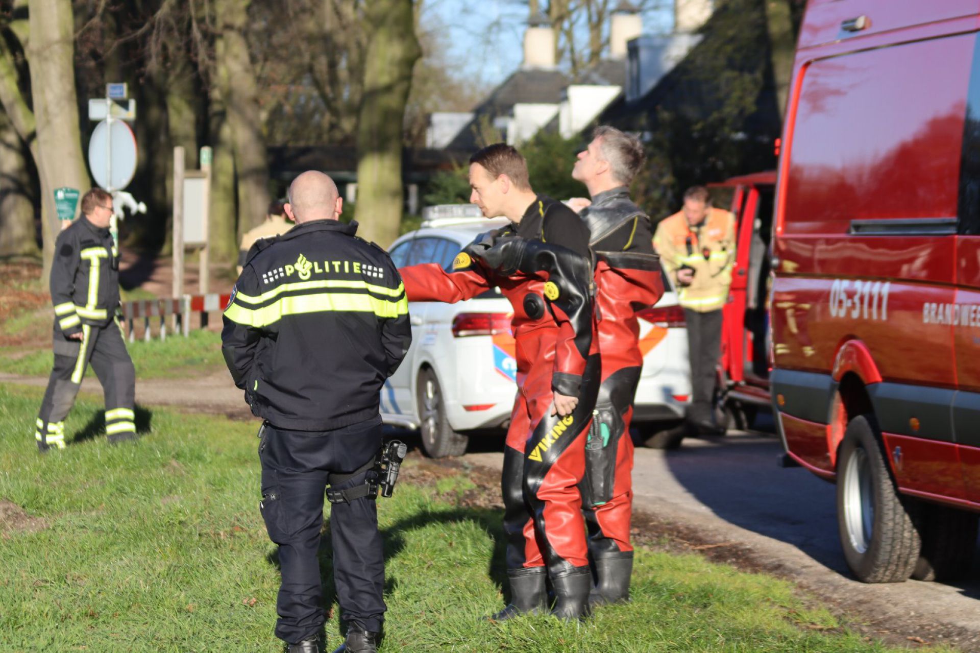 Update: Auto te water bij Groene Brug - Zoekactie politie en brandweer