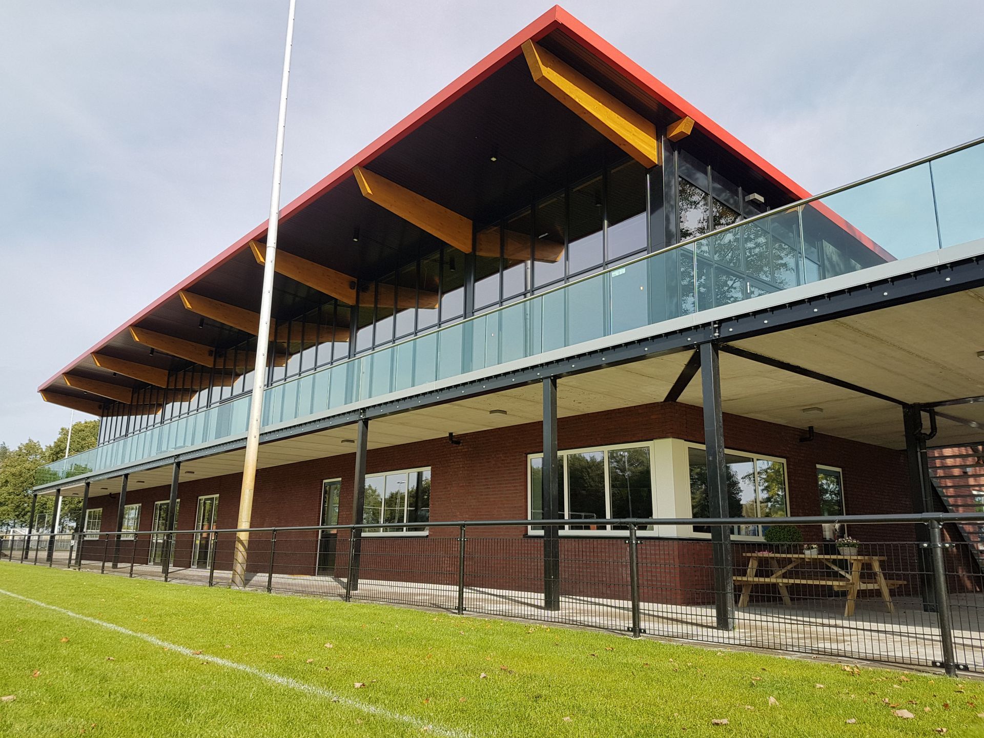 Offici&euml;le opening Noaberhoes Rood Zwart
