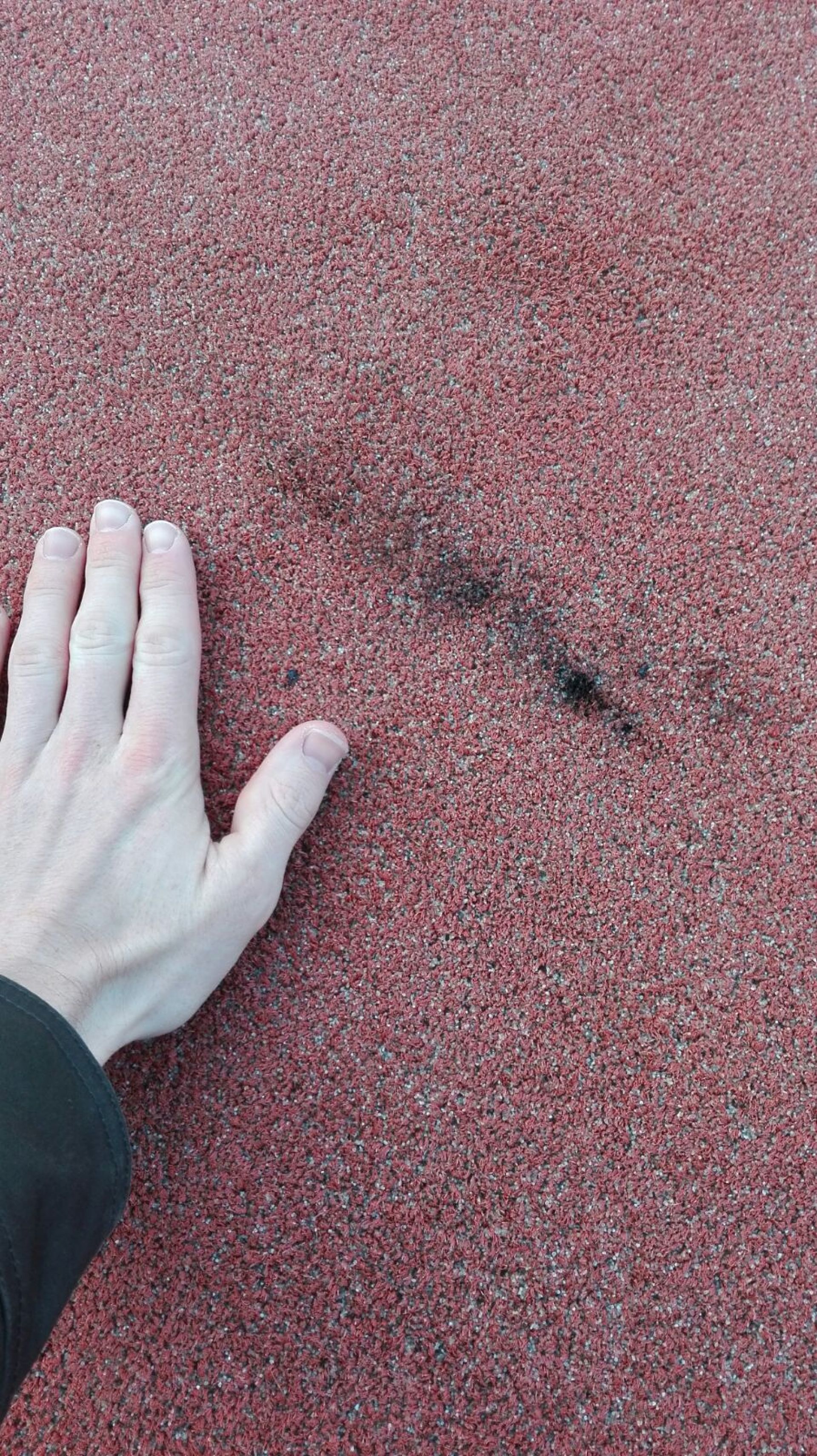 Vernielingen op terrein Tennisclub Delden