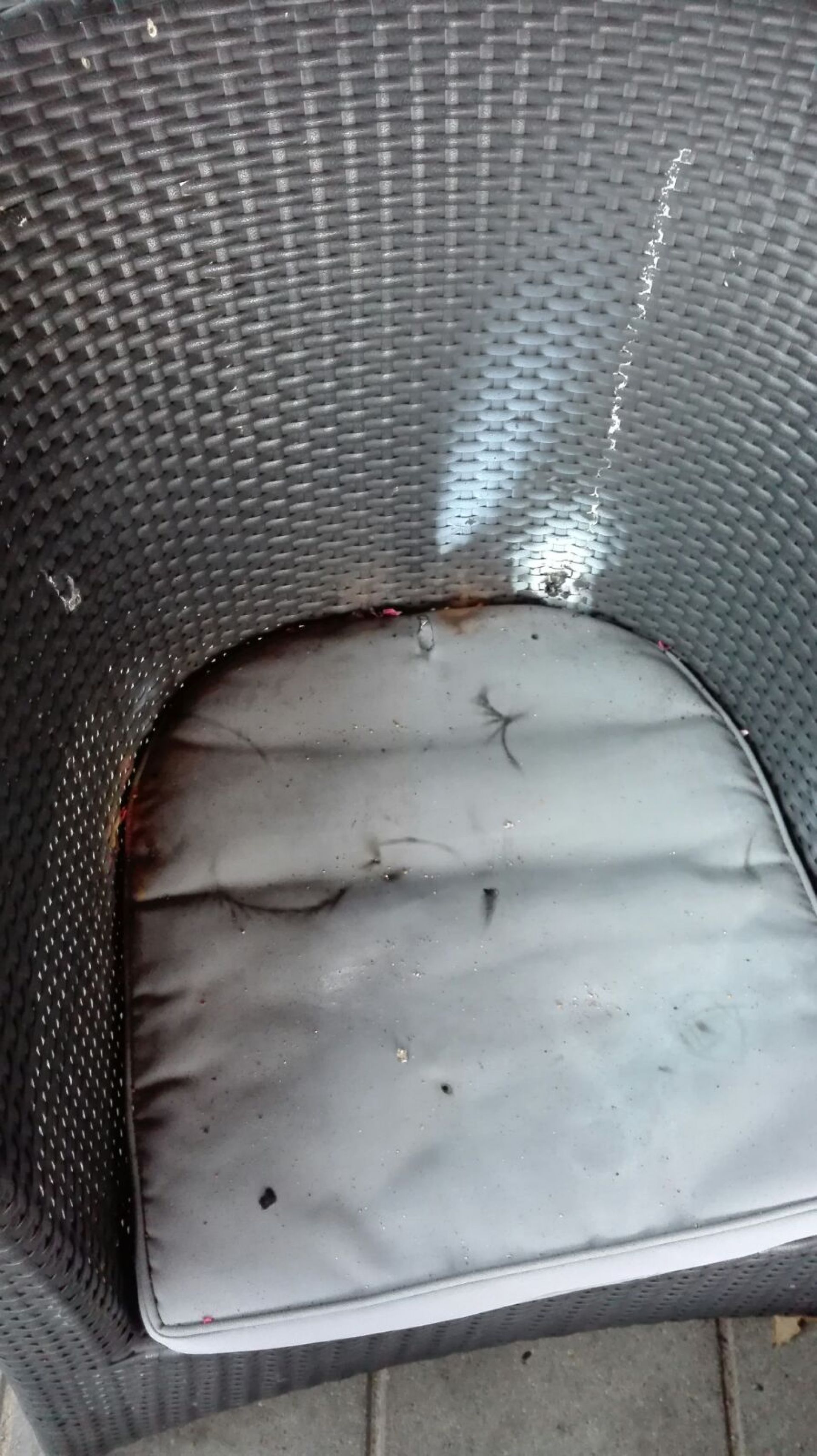 Vernielingen op terrein Tennisclub Delden