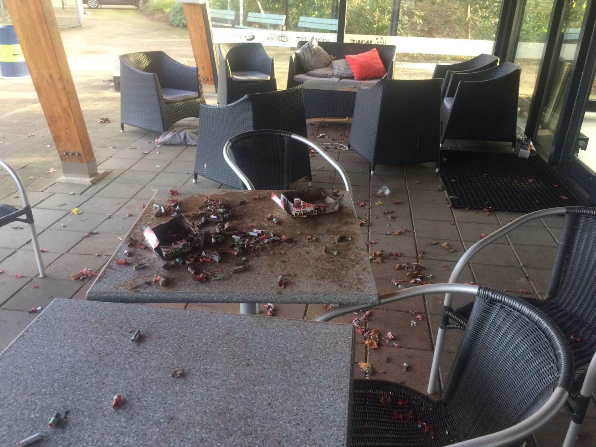 Vernielingen op terrein Tennisclub Delden