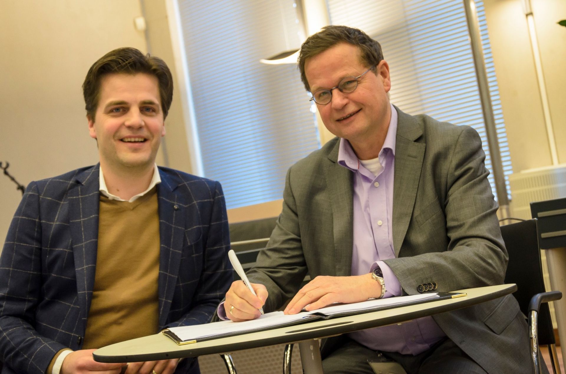 Ondertekening overeenkomst bouw kindcentrum Magenta Delden