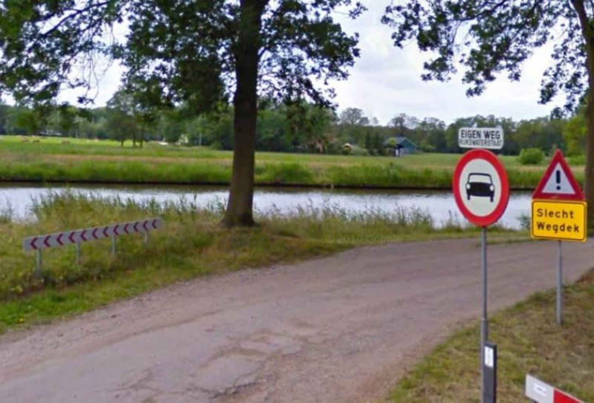 Politie voegt daad bij woord en slingert sluipverkeer Kanaaldijk op de bon
