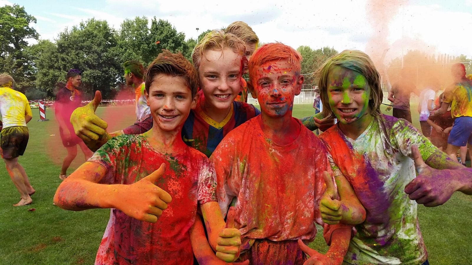 Update: Color Run RZ hoogtepunt op drukbezochte open dag - Video online!