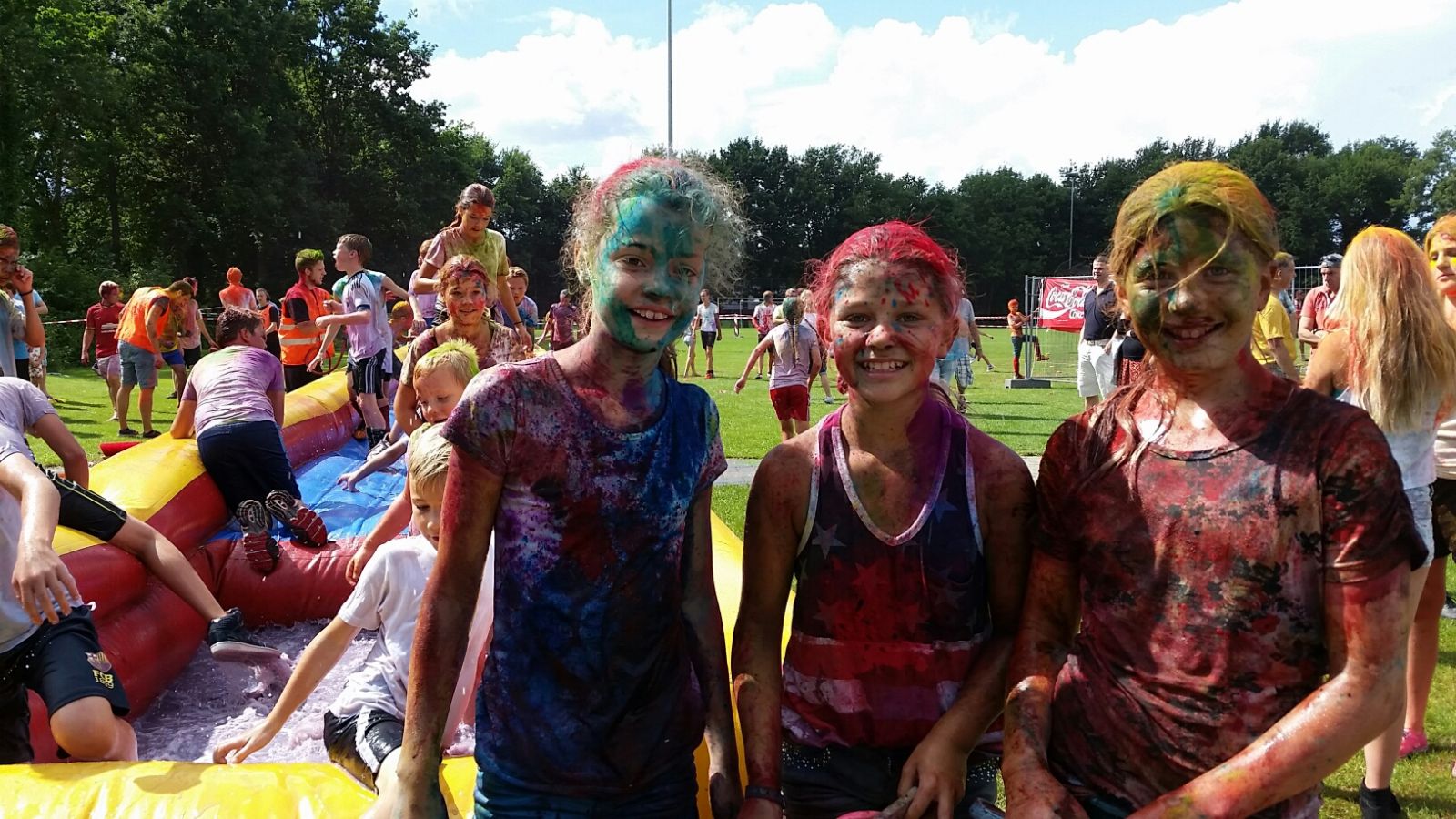 Update: Color Run RZ hoogtepunt op drukbezochte open dag - Video online!