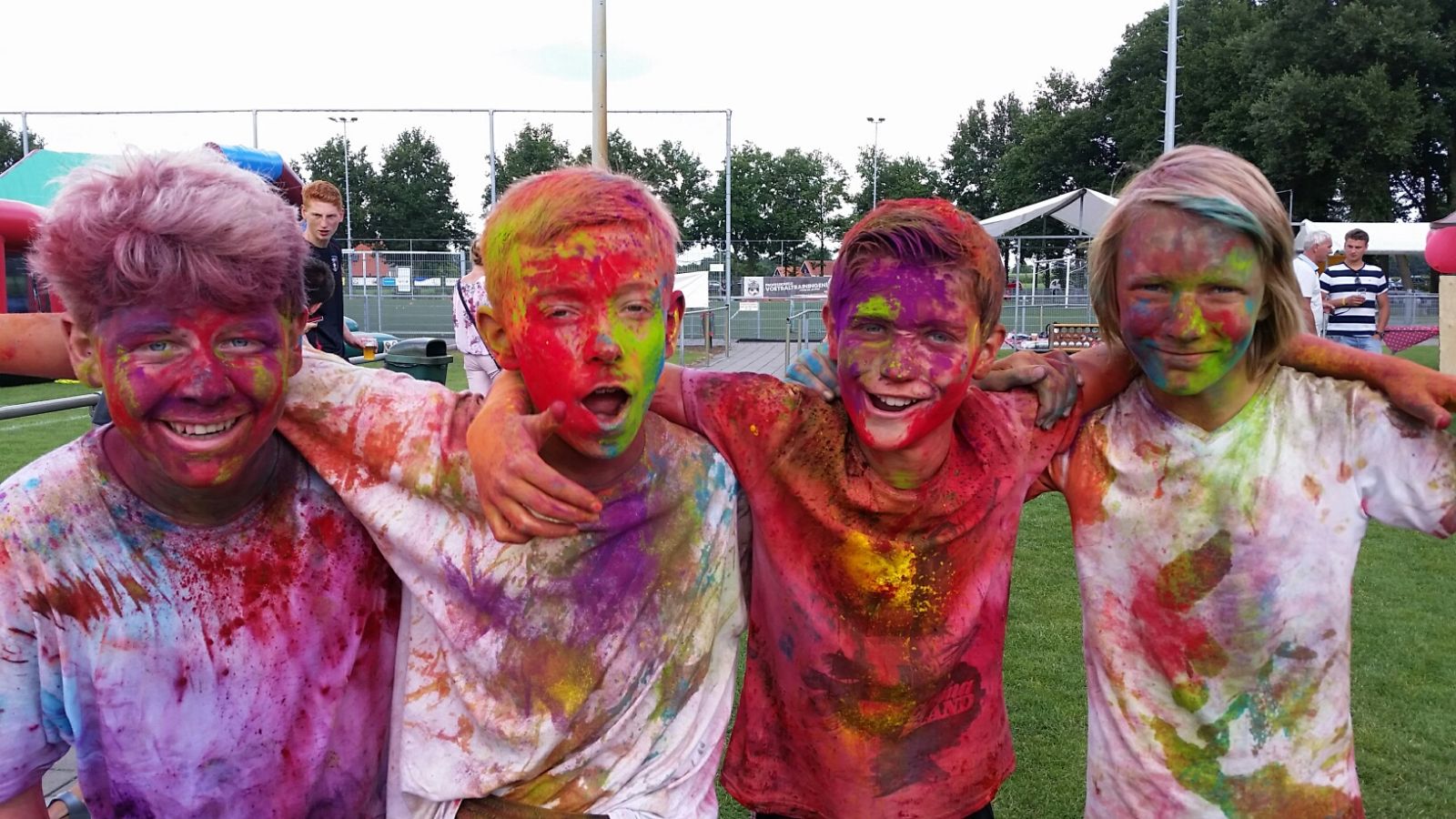 Update: Color Run RZ hoogtepunt op drukbezochte open dag - Video online!