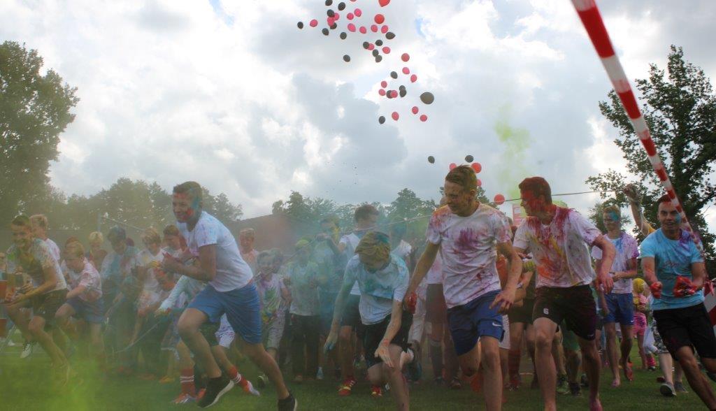 Update: Color Run RZ hoogtepunt op drukbezochte open dag - Video online!
