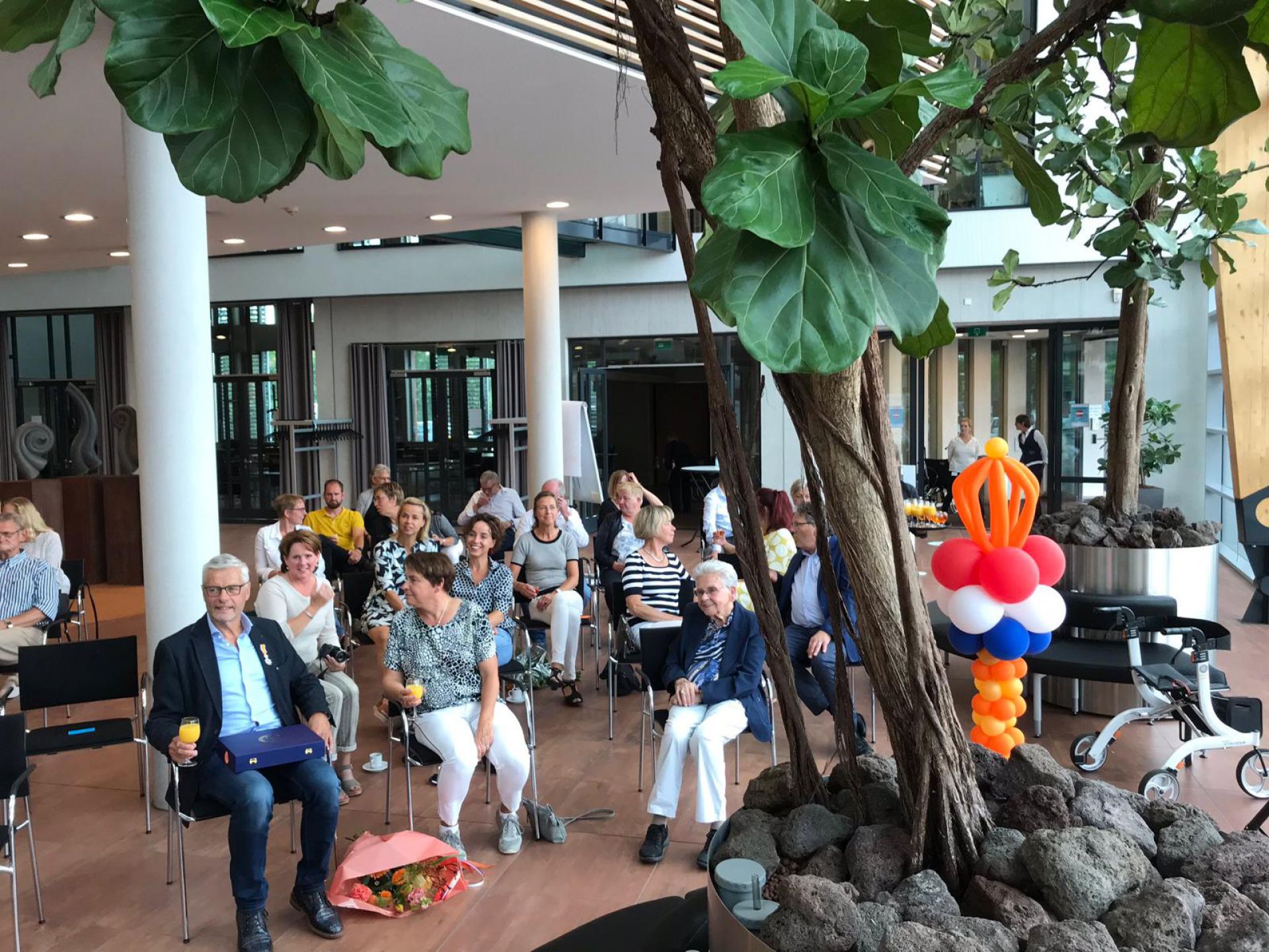 Deldenaren ontvangen eindelijk lintje 