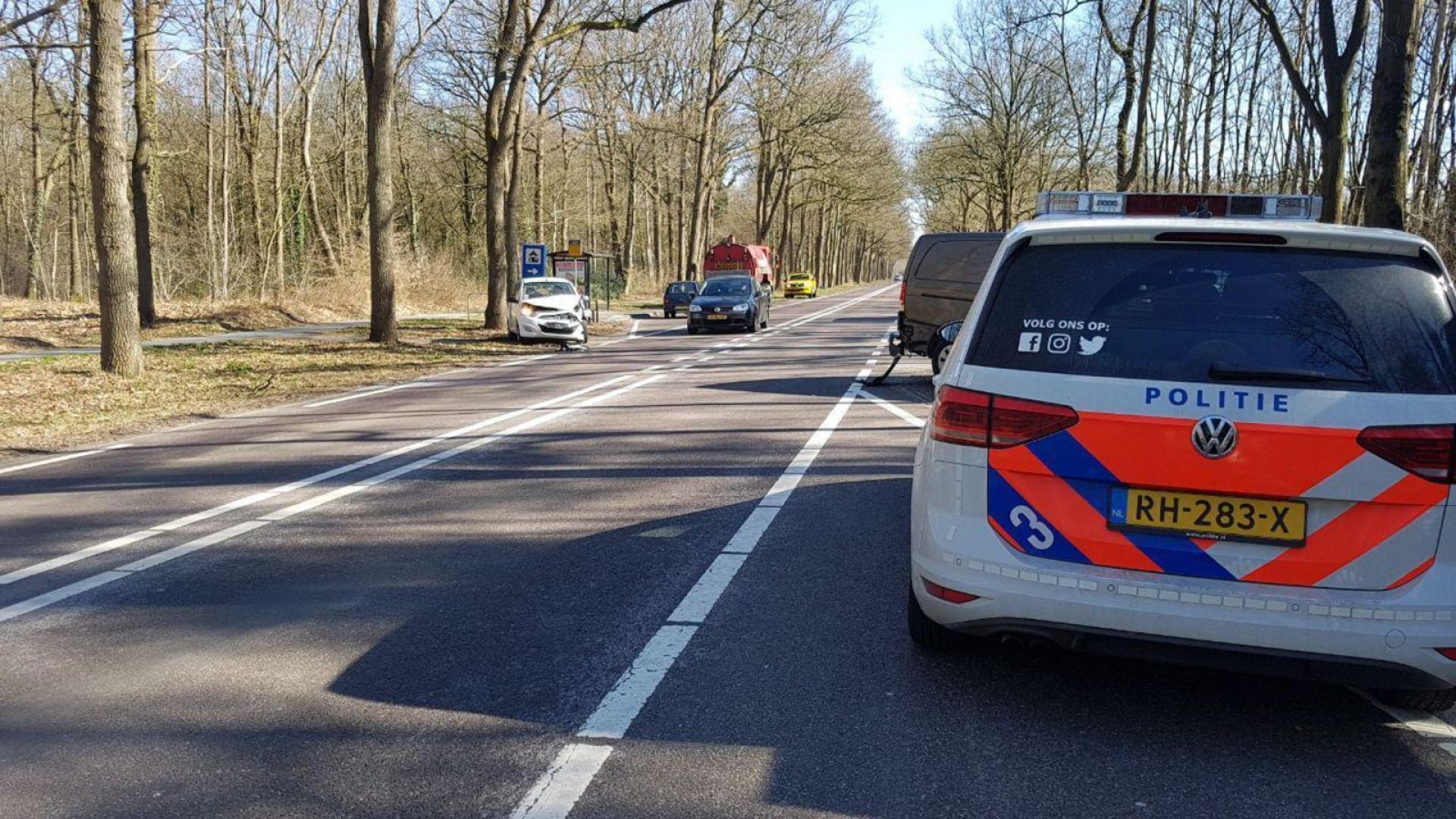 Schade na aanrijding op de Almeloseweg bij Delden