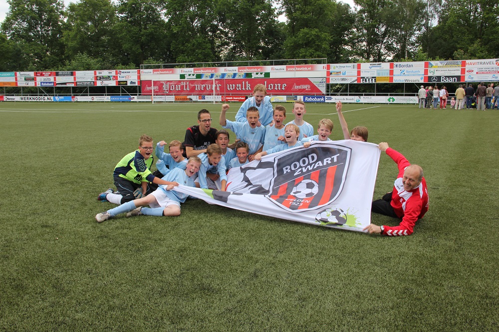 Rood Zwart D1 pakt de dubbel in Hofderby tegen vv Twenthe