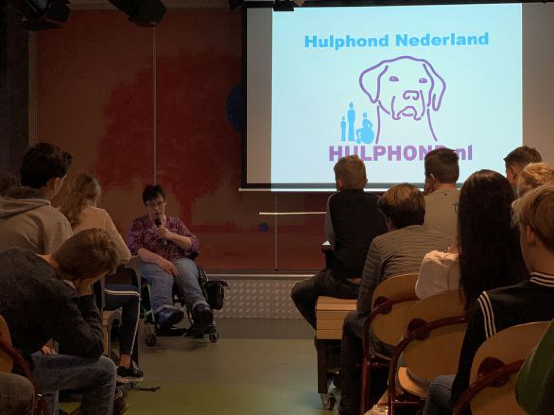 Leerlingen Twickelcollege komen in actie voor Stichting Hulphond