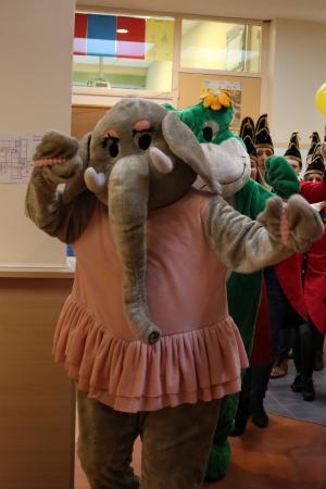 Bezoek basisscholen kindercarnaval