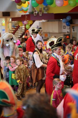 Bezoek basisscholen kindercarnaval