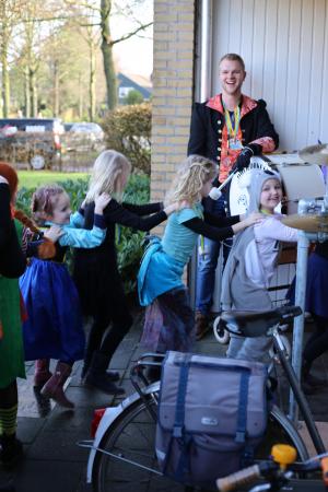 Bezoek basisscholen kindercarnaval