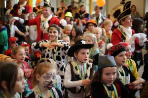 Bezoek basisscholen kindercarnaval