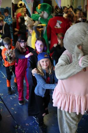 Bezoek basisscholen kindercarnaval