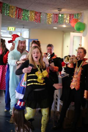 Bezoek basisscholen kindercarnaval