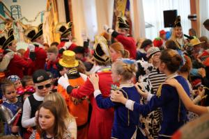 Bezoek basisscholen kindercarnaval