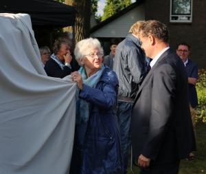 Onthulling kunstwerk Vos en Nijntje