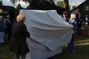 Onthulling kunstwerk Vos en Nijntje