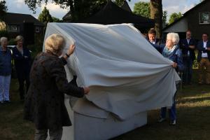 Onthulling kunstwerk Vos en Nijntje