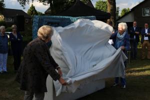 Onthulling kunstwerk Vos en Nijntje