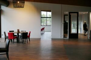 Opening Noaberhoes Rood Zwart