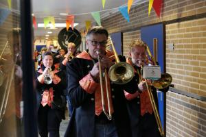 Bezoek basisscholen kindercarnaval
