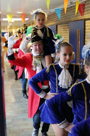 Bezoek basisscholen kindercarnaval