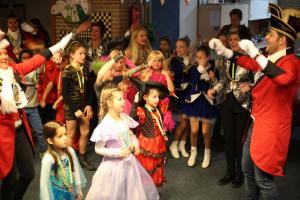Bezoek basisscholen kindercarnaval