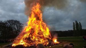 Paasvuren Delden en Deldenerbroek