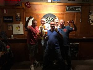 Vlaggenschip Dartclub Smitties promoveert naar Eredivisie
