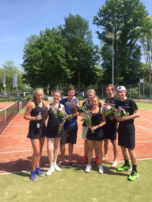 Kampioenen TC Delden gehuldigd na afsluiting voorjaarscompetitie