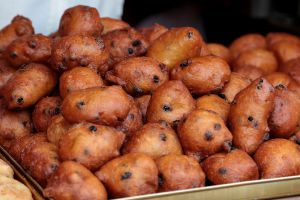Oliebollenactie Streekmarkt brengt ruim 700 euro op voor goede doel