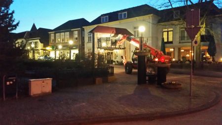 Nieuwe werkgroep wil lantaarnpalen centrum vervangen door hangende lampen