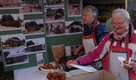 Oliebollen voor Sulwawesi op Streekmarkt Delden