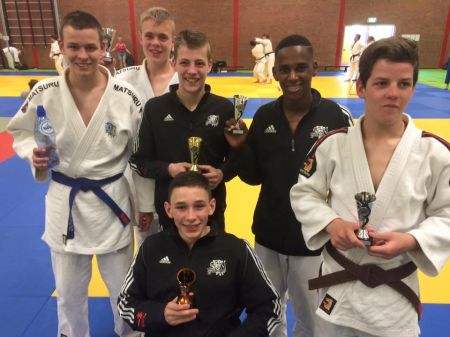 Winst in Dronten voor Deldense judoka Jesse Eenkhoorn