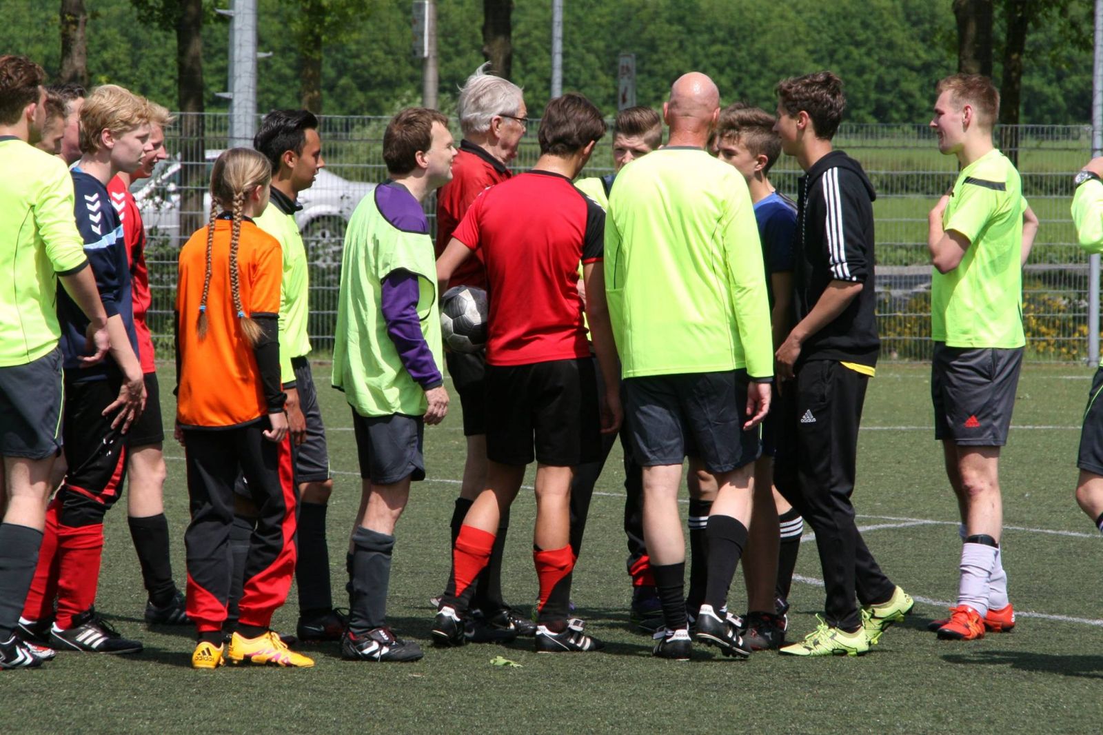 Veel waardering voor lange carrière scheidsrechter Herman Efftink